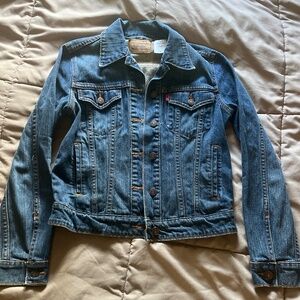 Women’s small Levi’s Jean jacket